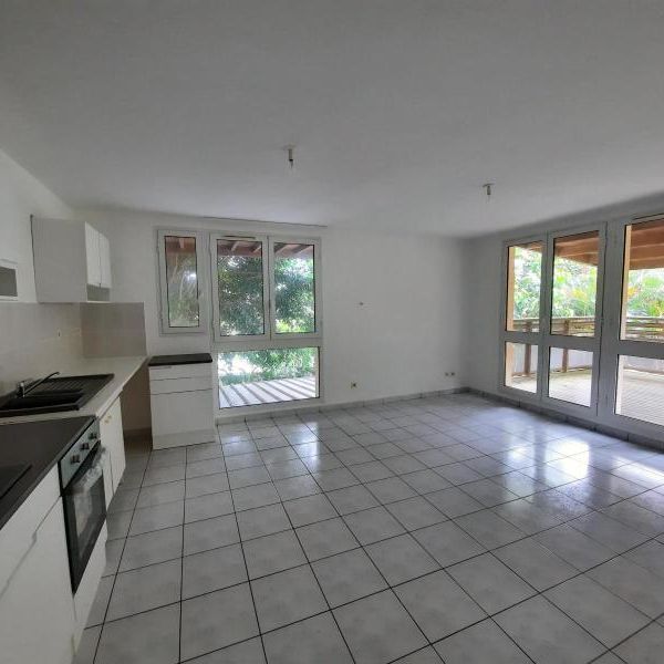 Location Appartement 3 pièces 53m² LA MONTAGNE 97417 - Photo 1