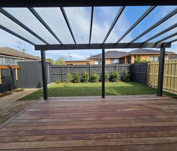 20B Greville Street, Huntingdale VIC 3166 - Townhouse For Rent | Do... - Photo 2