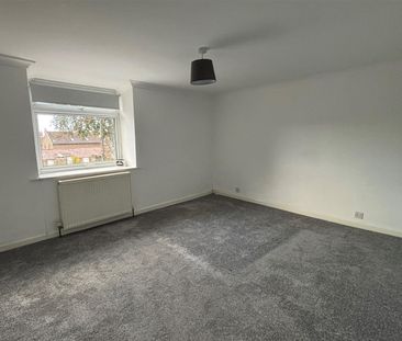 2 Lang Road, Crewkerne - Photo 3