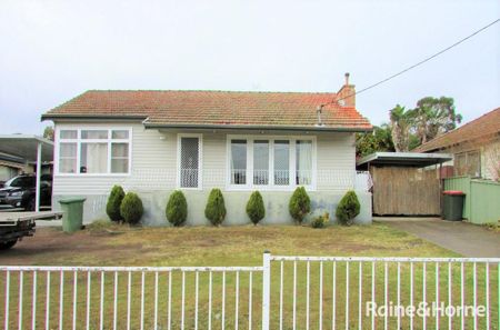 Two Bedroom Fully Renovated Home - Photo 5