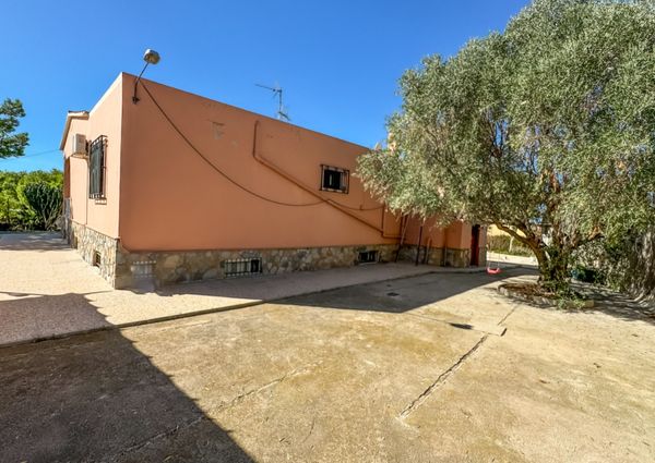 Elche · partida jubalcoy Chalet · Long Rental Period