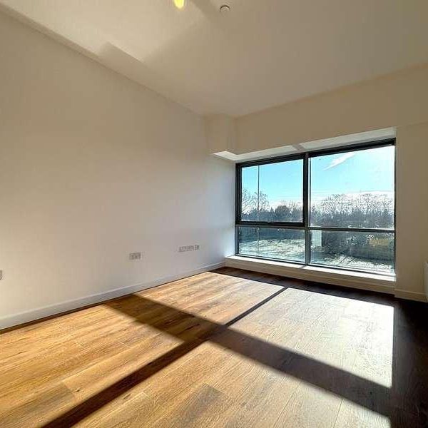 Lakeside West, Lakeside Close, Staines-upon-thames, Surrey, TW18 - Photo 1