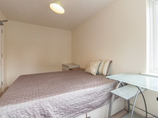 Demesne Furze Headington OX3 - Photo 1