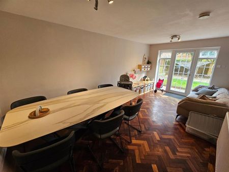 5 bedroom detached house to rent - Photo 2