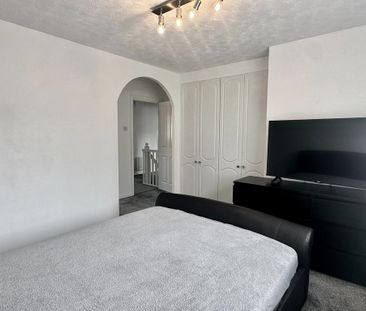 4 bedroom detached house to rent - Photo 6