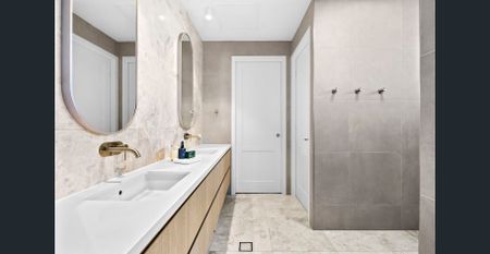 Modern Coastal Luxury with Poolside Entertaining - Photo 2