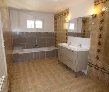 Location Appartement 5 pièces 145m² PLAN DE CUQUES 13380 - Photo 1