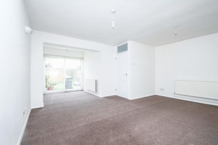 3 bedroom end of terrace house to rent - Photo 2