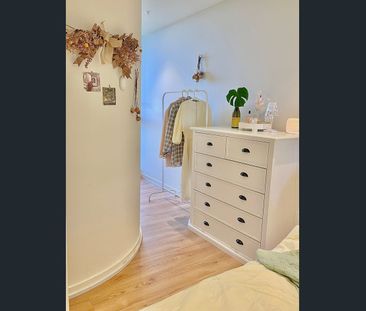 Stunning 2 bedroom apartment, FULLY FURNISHED, located in the heart... - Photo 6