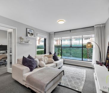 Stylish ground floor living in the heart of Greenway - Photo 2