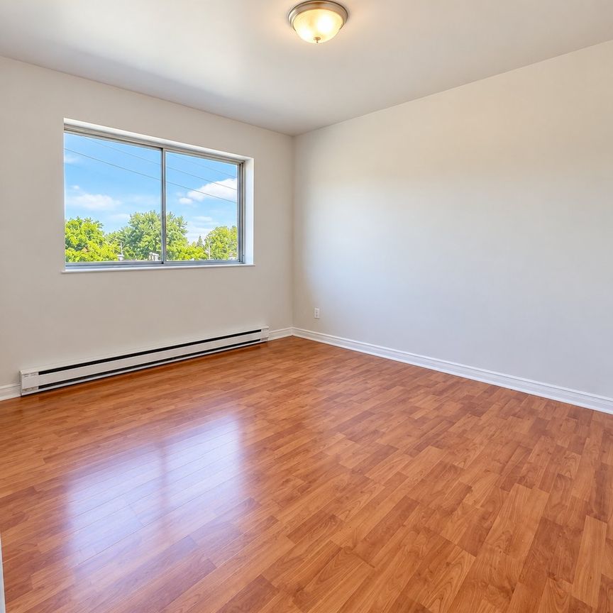 2580 Boul. Lévesque E., Laval (Duvernay), QC H7E - Photo 1