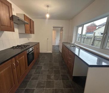 3 bedroom terraced house to rent - Photo 2