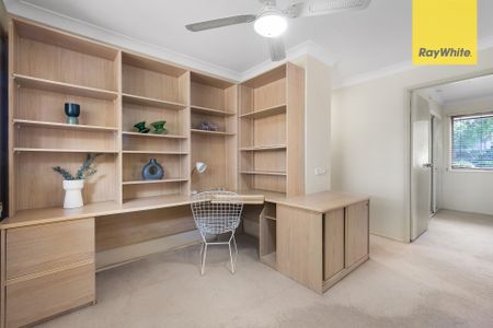 Rare gem in Wentworthville's prestigious 'Dorothy Mount' locale - Photo 2