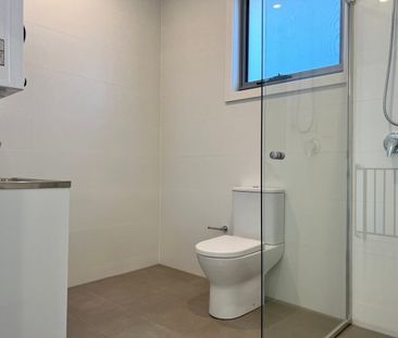 Top Level Unit ! - Photo 4