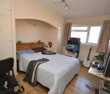 3 bed Flat for Rent - Photo 1