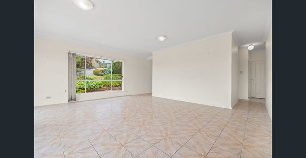 Large Three Bedroom Apartment - Photo 1