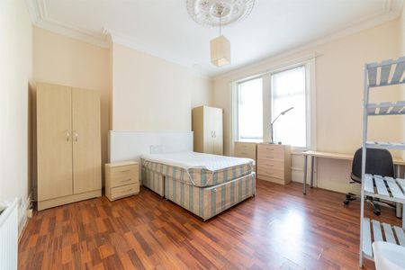 5 bed terraced house to rent in Simonside Terrace, Heaton, NE6 - Photo 2