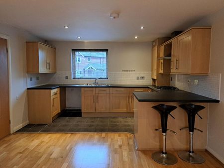 Tarvin Avenue, Heaton Chapel, Stockport, SK4 - Photo 4