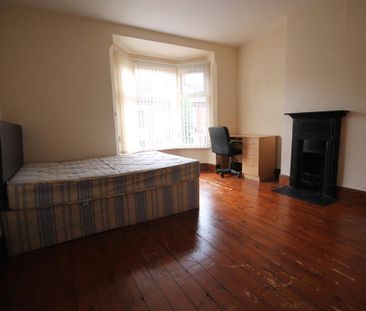 4 bedroom terraced house to rent - Photo 5