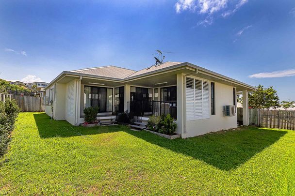 11 Helvellyn Street, Bushland Beach - Photo 1