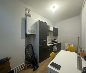 Location Appartement 2 pièces 47m² LA MADELEINE 59110 - Photo 3