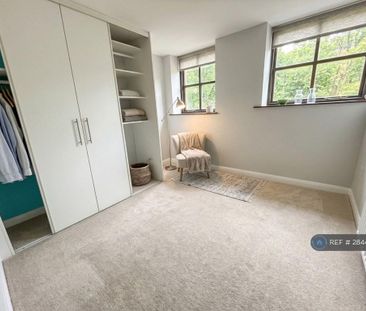 3 bedroom flat to rent - Photo 3