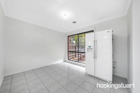 2 Neman Court, Roxburgh Park. - Photo 2