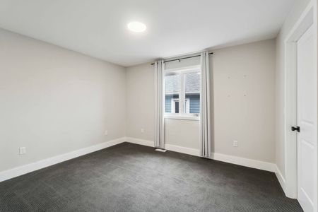 For Lease - 210 South Pelham Road, Welland, Ontario - Photo 5