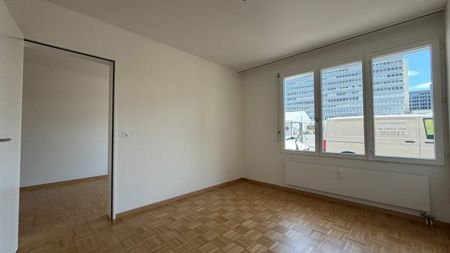 Neu renovierte 3.5-Zimmer-Wohnung mit grossem privatem Sitzplatz - Wohnen in attraktiver Basler Lage - Foto 3