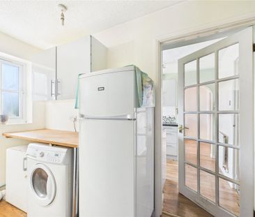 4 bedroom semi-detached house to rent - Photo 2