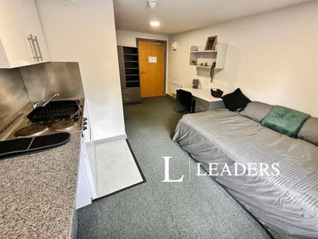 Studio to rent - Photo 5