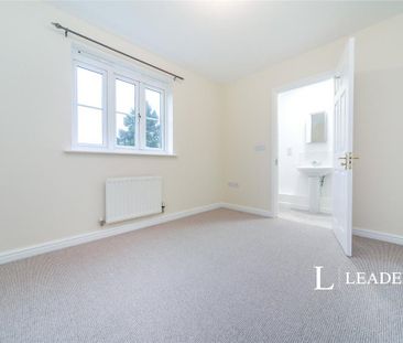 3 bedroom semi-detached house to rent - Photo 4