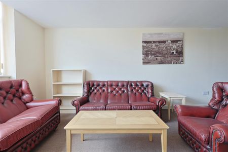 6 bedroom Student Maisonette to rent in Benton Road, High Heaton, Newcastle Upon Tyne, Ne7 7dx - Photo 3
