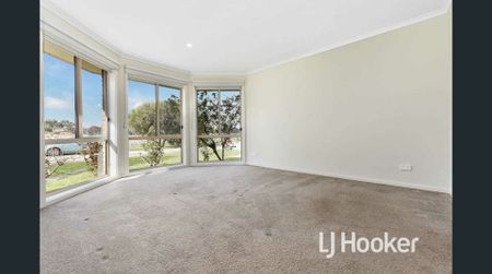 6 Viewside Way, Hampton Park VIC - Photo 3