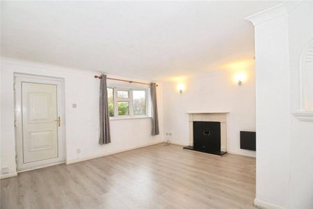 3 bedroom end of terrace house to rent - Photo 2