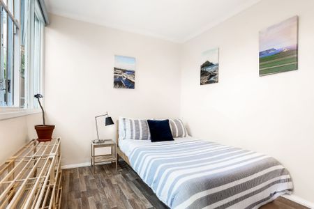 Stunning three bedroom terraced home - Photo 4