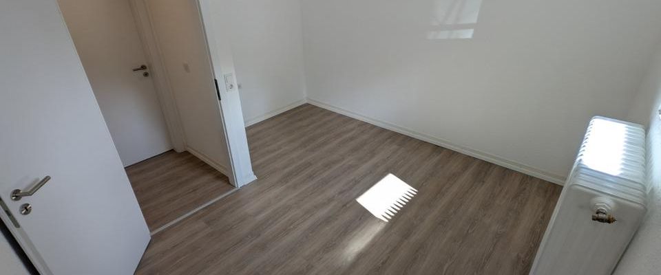 Erstbezug nach Kernsanierung: 3-Zimmer-Wohnung mit EBK & Garage - Photo 1