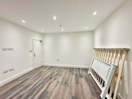 5 bedroom semi-detached house to rent - Photo 5