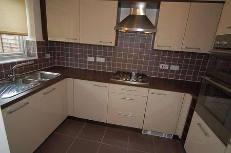 Fir Tree Court, Mildenhall, Bury St. Edmunds, Suffolk, IP28 - Photo 5