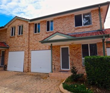 Beautiful townhouse in popular location next to Assyrian Church / S... - Photo 3