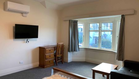 Ensuite room on Union Street, North Dunedin - Photo 4