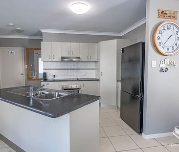 Quiet home, Royal Palms Estate - Photo 6