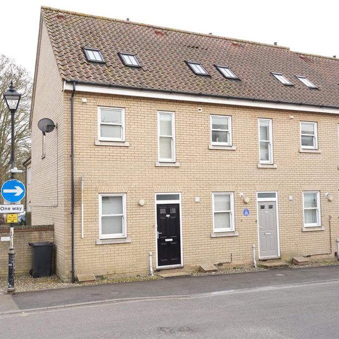 3 bedroom end of terrace house to rent - Photo 1