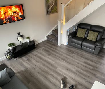 2 Bed Terraced House, Kincardine Road, M13 - Photo 2