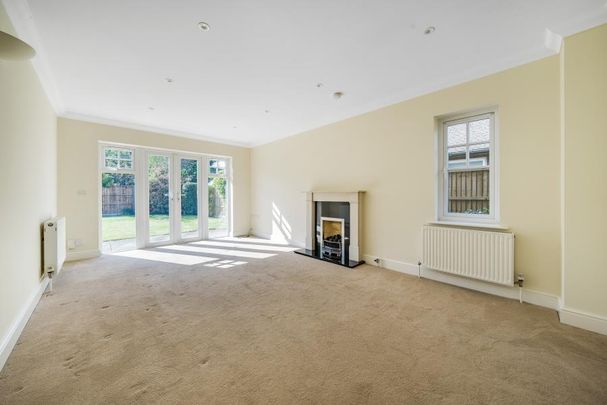 4 bedroom detached house to rent - Photo 1