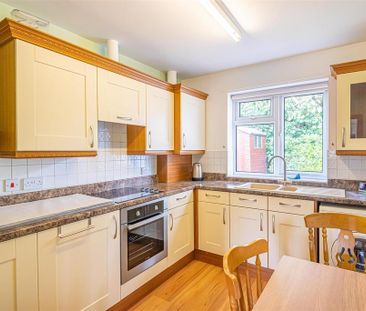 2 bedroom detached bungalow to rent - Photo 4