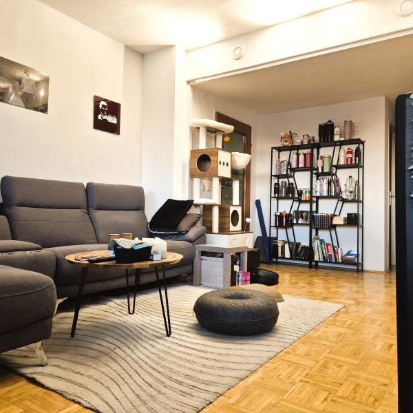 Wohnen in der Lentia-City! 89 m² WNFL im 19.Stock, Küche möbliert, 3 Zimmer, herrliche Fernsicht! Tiefgaragenplatz optional! - Photo 1
