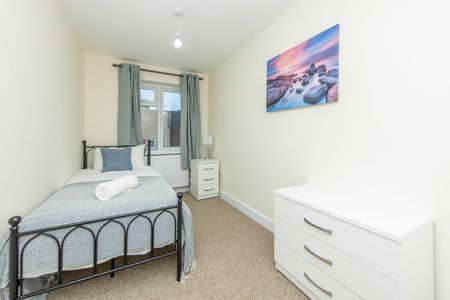 4 Bed Terraced House, Dover Street, SO14 - Photo 5