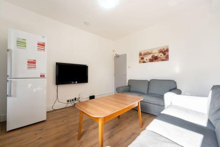 5 bedroom terraced house to rent - Photo 4