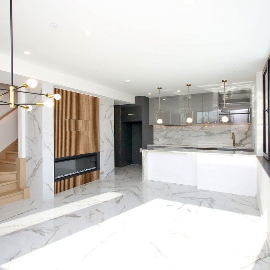 For Lease - 2 Owen Drive, Toronto, Ontario - Photo 1
